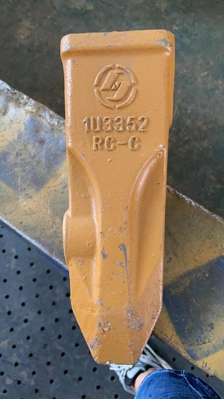Χάλυβα κράμα Excavator Bucket Δόντια Σφυρηλάτηση Χύτευση IU3352 Rock δόντια για γάτα E320