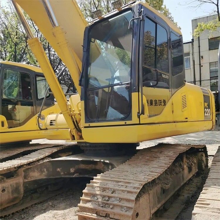 Χρησιμοποιούμενος εξορυκτής Komatsu PC200-6 με ανακαινισμένο κινητήρα Cummins για την εξόρυξη κατασκευών