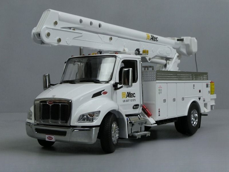 1/32 Peterbilt 536 Με Εναέριο Πλατφόρμα Εργασίας Altec AA55 DM Model 71105
