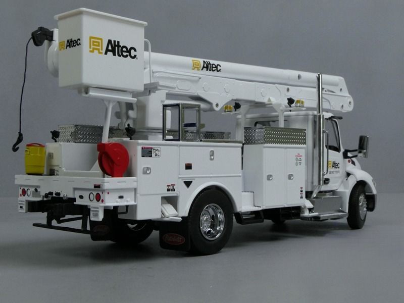 1/32 Peterbilt 536 Με Εναέριο Πλατφόρμα Εργασίας Altec AA55 DM Model 71105