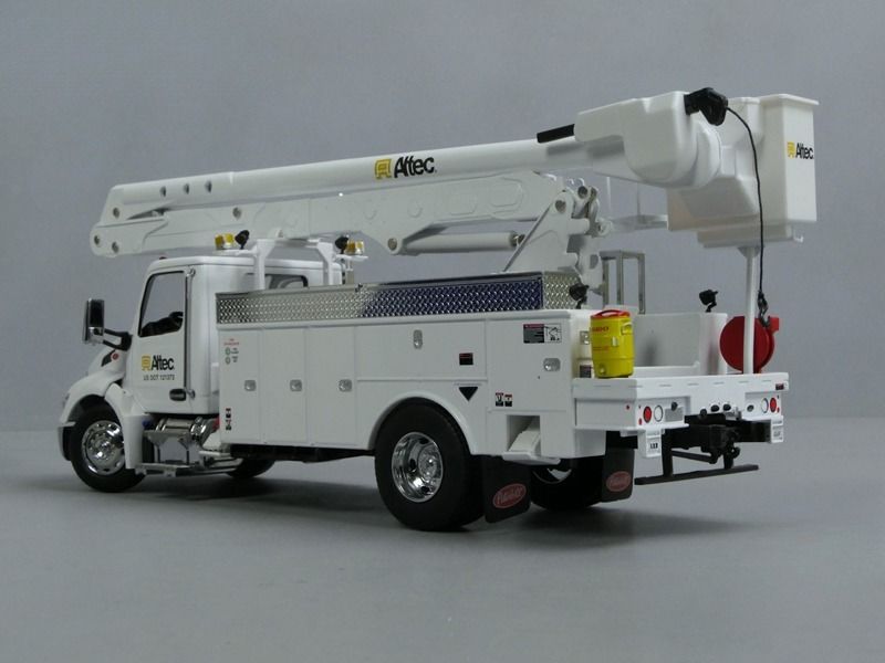 1/32 Peterbilt 536 Με Εναέριο Πλατφόρμα Εργασίας Altec AA55 DM Model 71105