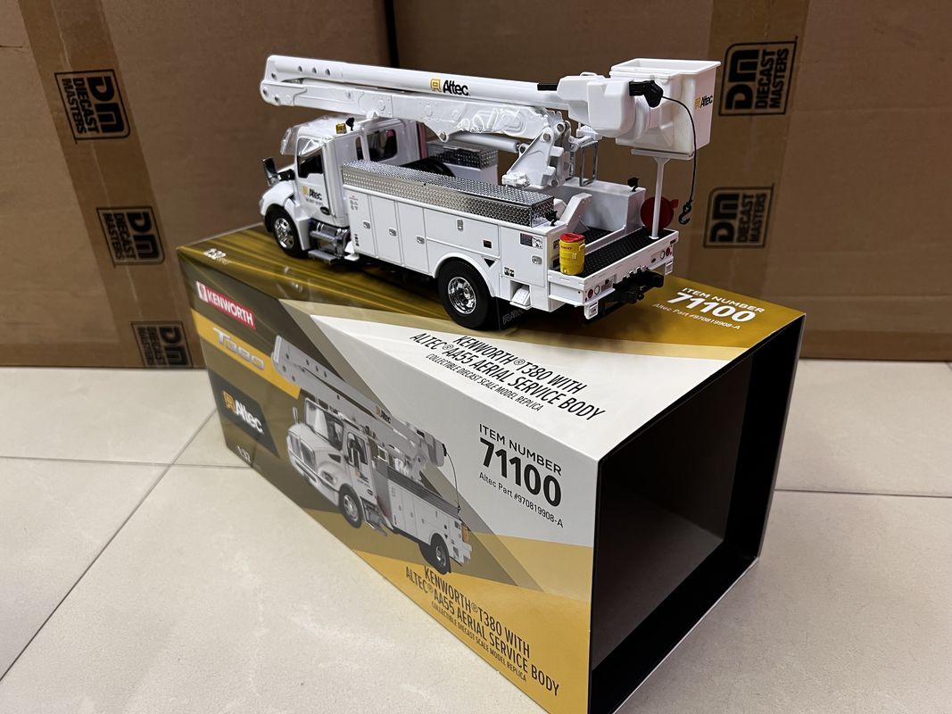 DM 1/32 Kenworth T380 Aerial Work Platform Truck Alloy Construction Vehicle Model 71100