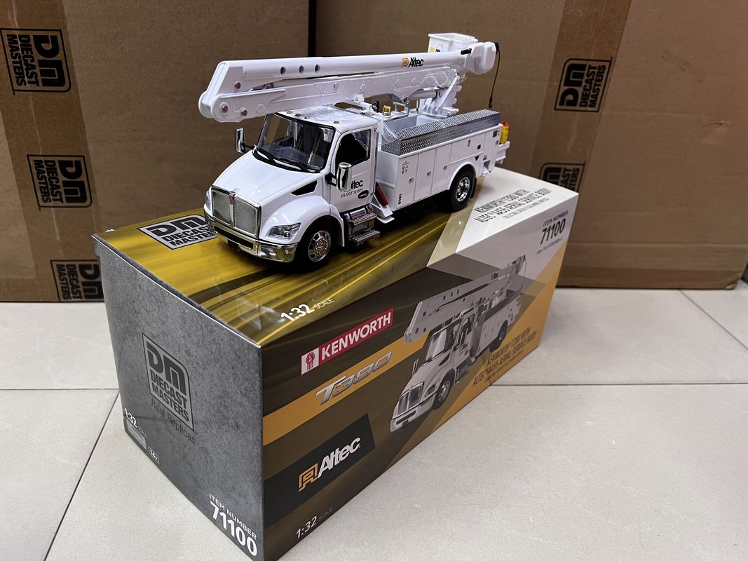DM 1/32 Kenworth T380 Aerial Work Platform Truck Alloy Construction Vehicle Model 71100