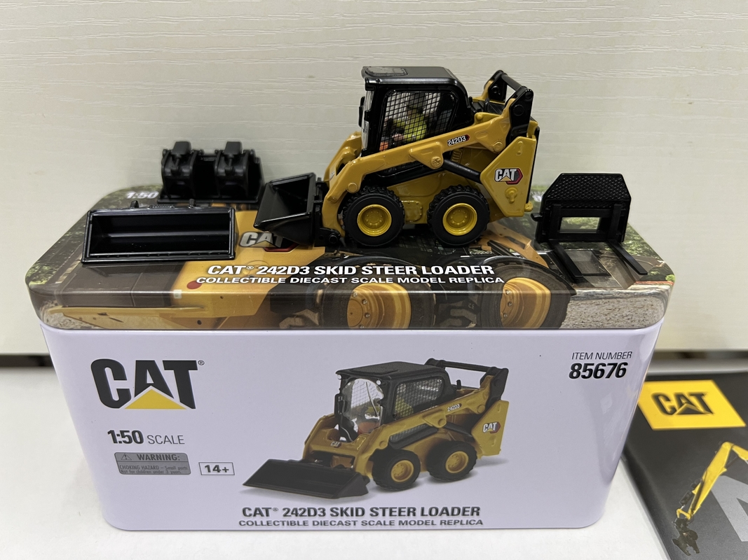 DM 1:50 CAT 242D3 Συμπληκτικός φορτωτής τροχών χύτευσης από κράμα χύτευσης μοντέλο 85676 Συλλεκτικό παιχνίδι