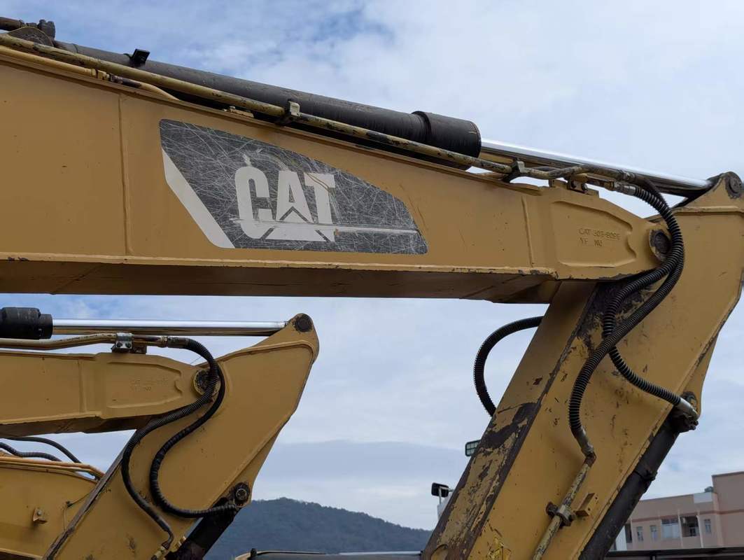 Χρησιμοποιούμενος υδραυλικός σκάφτης Cat 312D με κινητήρα Cat C4.2 ACERT 13.000 kg Εργασιακό βάρος και μέγιστο βάθος σκάφους 6,44 m
