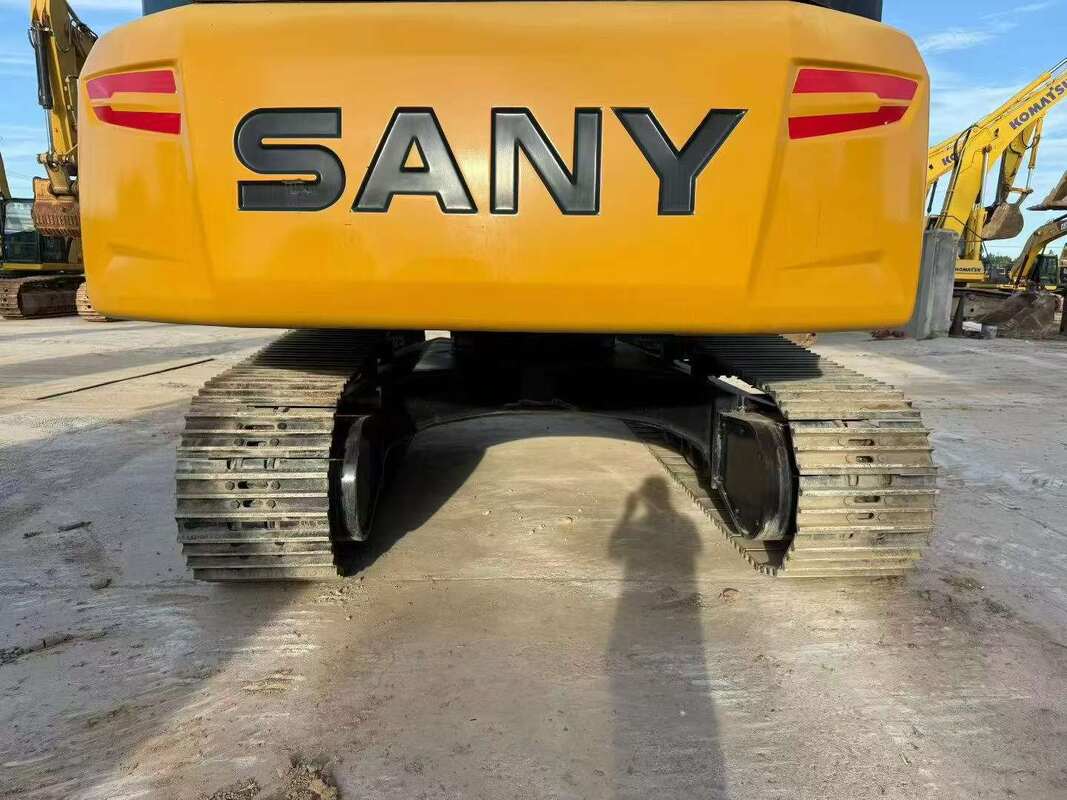 Καινούργιος Sany 335 εξορυκτής, Εθνική III Isuzu κινητήρα, σε αποθεματικό.