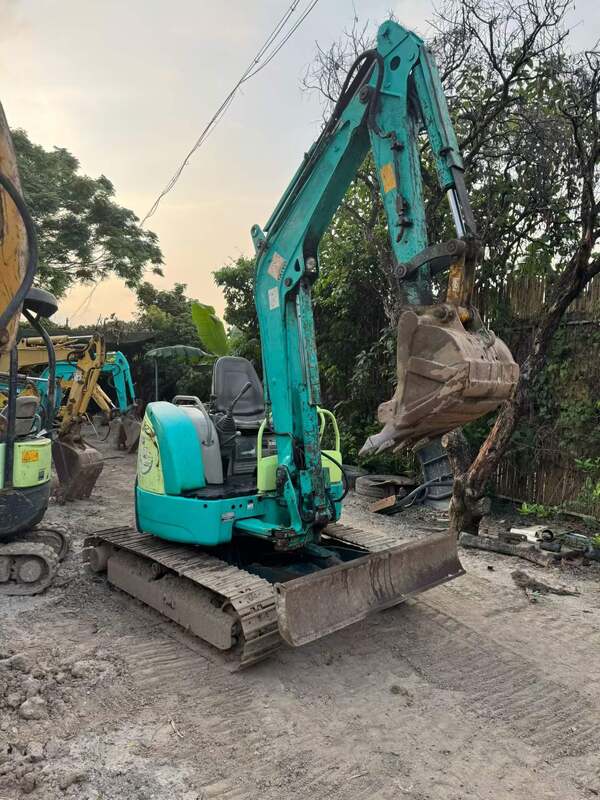Μεταχειρισμένο Μεταχειρισμένο YANMARR Vio30 3 Ton Mini Crawler Excavator Διαθέσιμο Προς Πώληση